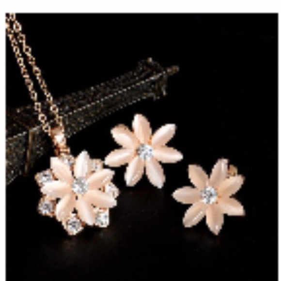 Earrings necklace - Picture 2 of 3